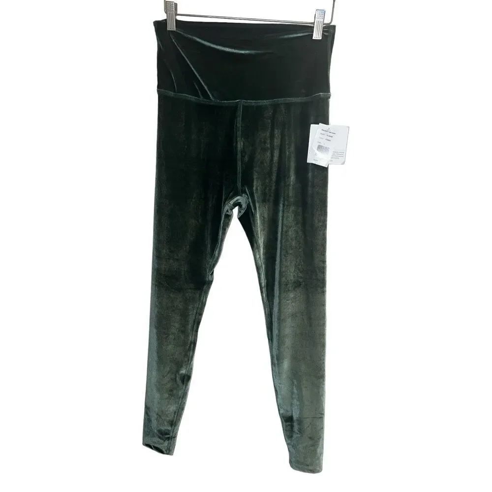 ✨Beyond Yoga VELVET MOTION SZ LARGE LEGGINGS IN EMERALD GREEN✨